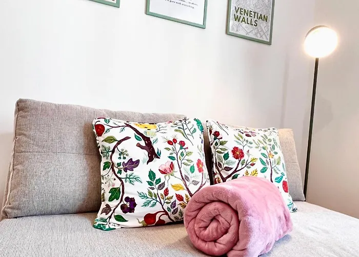 Charming Center Apartment